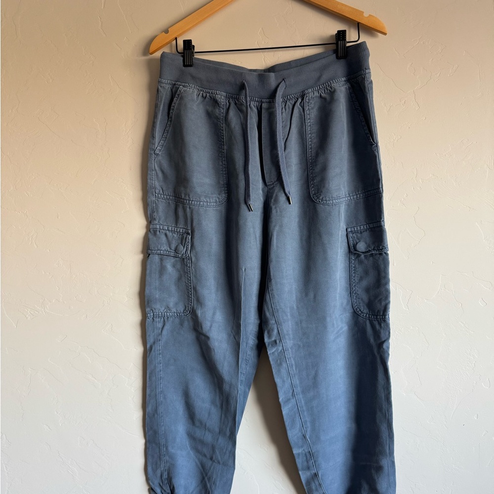 Women’s American Eagle Blue Cargo Jogger Pants